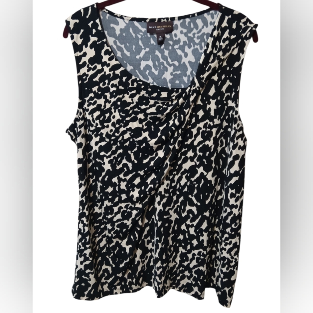 Women's Black and White Sleeveless Top